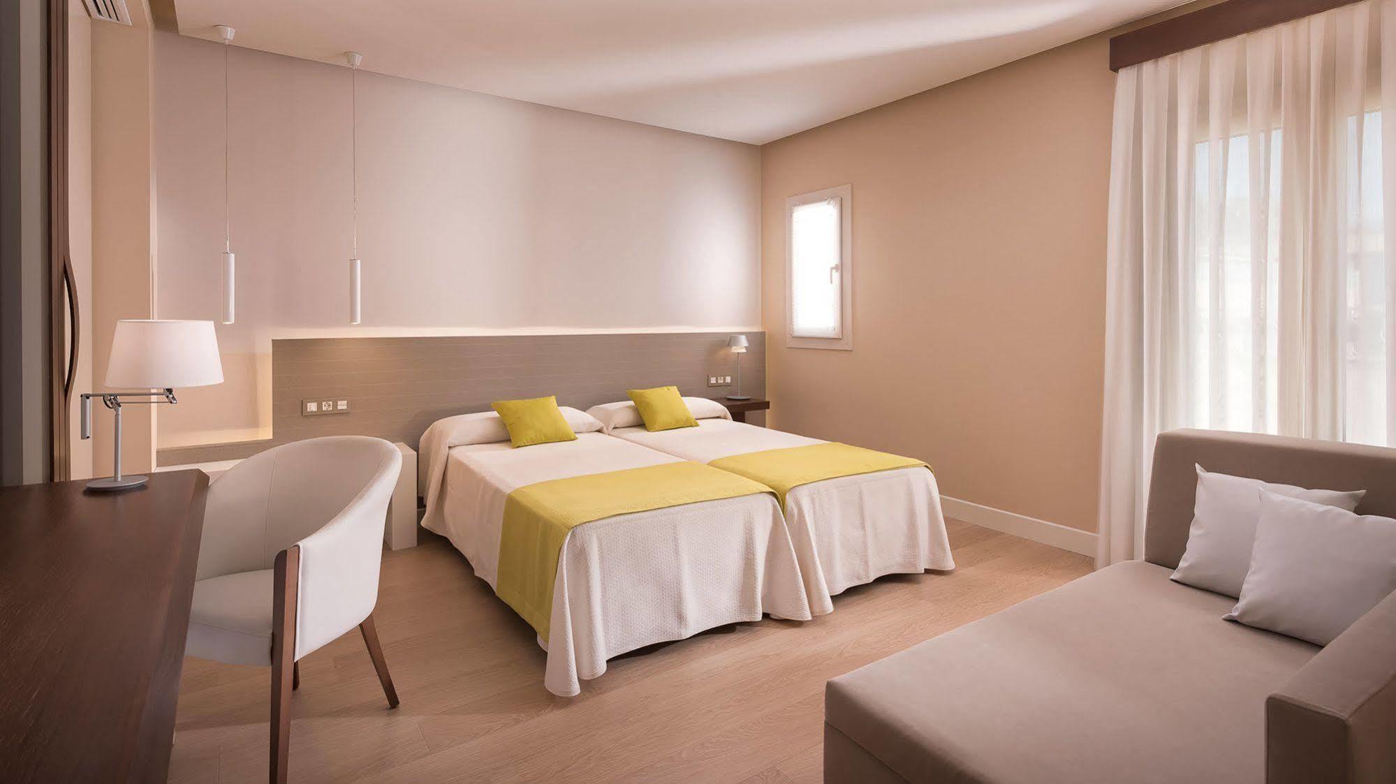 Hotel Quinta Real Granada Huétor Vega Esterno foto